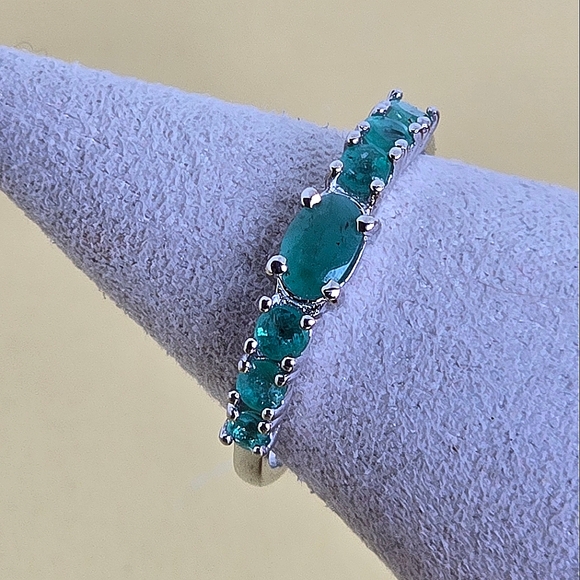 Natural Emerald 925 Sterling Silver Band Sz 7.75 - Picture 7 of 11
